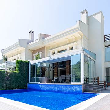 İstanbul'da havuzlu villa