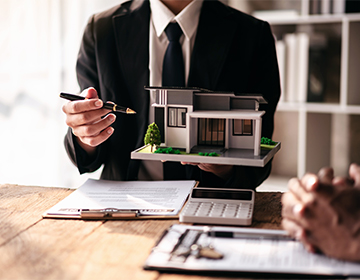 Независимые адвокаты по недвижимости и штатные юристы