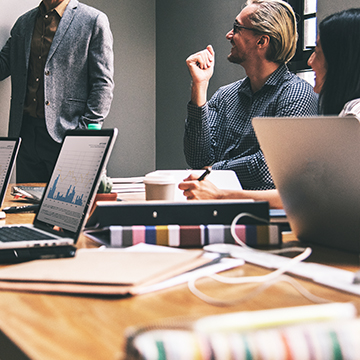 El Éxito en el Mercado Comercial Español Comienza con Apoyo Experto