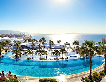 Costa del Sol versus Costa Blanca Costa del Sol versus Costa Blanca