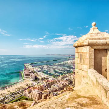 Ochtendlijke Rust: Kustsereniteit in Alicante
