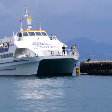 搭乘飞机或渡轮可经土耳其轻松抵达北塞浦路斯