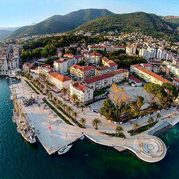vue sur les bâtiments en bord de mer