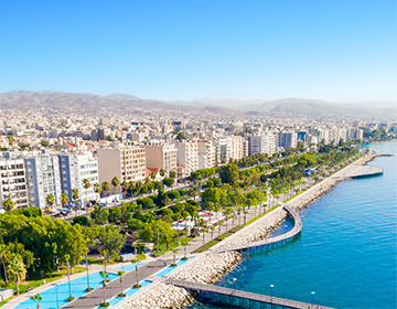 Kıbrıs'ta deniz manzaralı daireler