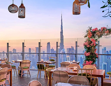 Summer dining includes seaside meals, rooftop dinners, and seasonal menus in UAE Summer dining includes seaside meals, rooftop dinners, and seasonal menus in UAE