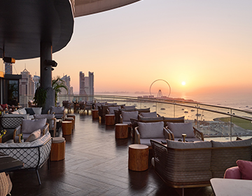 Dubai is lively and energetic, while Abu Dhabi is calm and relaxing Dubai is lively and energetic, while Abu Dhabi is calm and relaxing