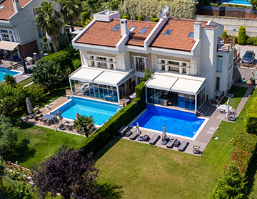 İstanbul'da havuzlu lüks villa